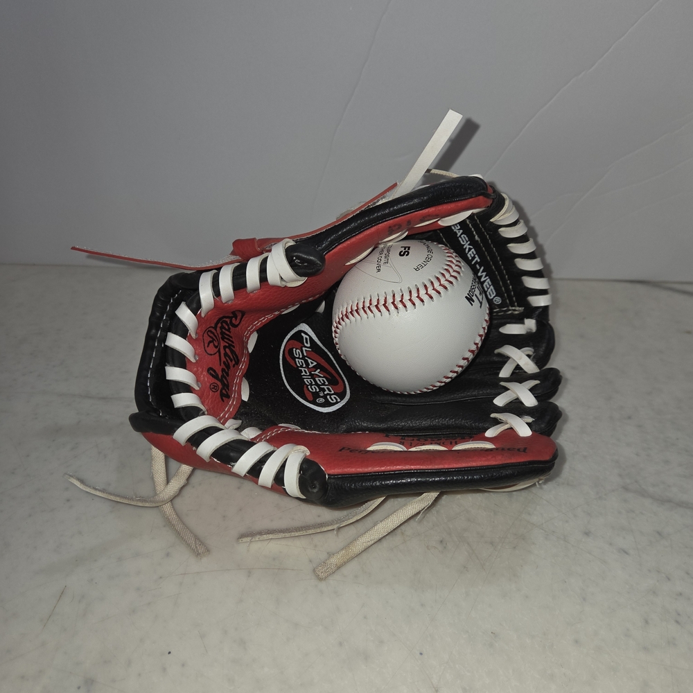 Rawlings Right Hand Throw, Kids Red & Black Baseball Glove with Ball